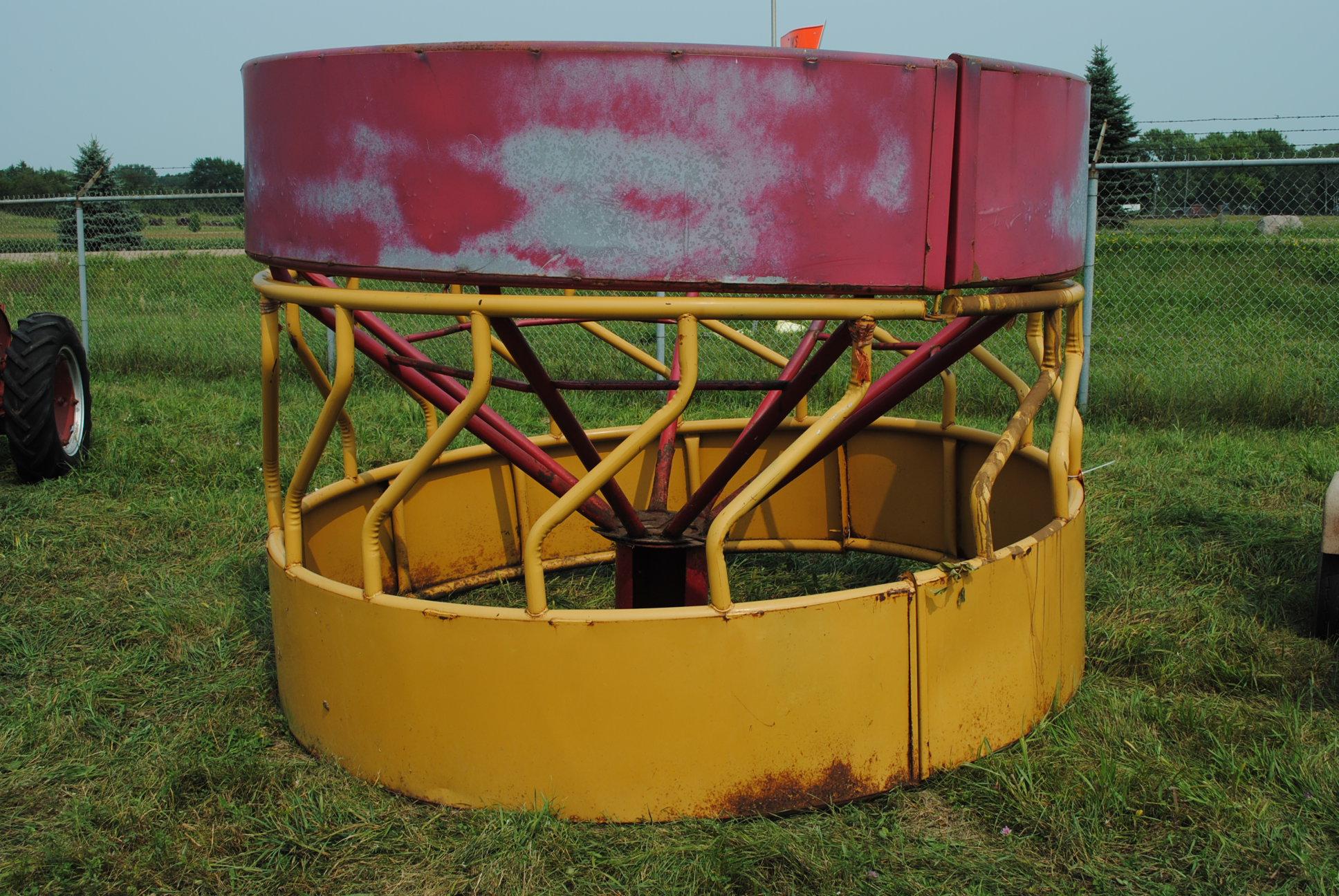 Franklin round bale feeder with cone