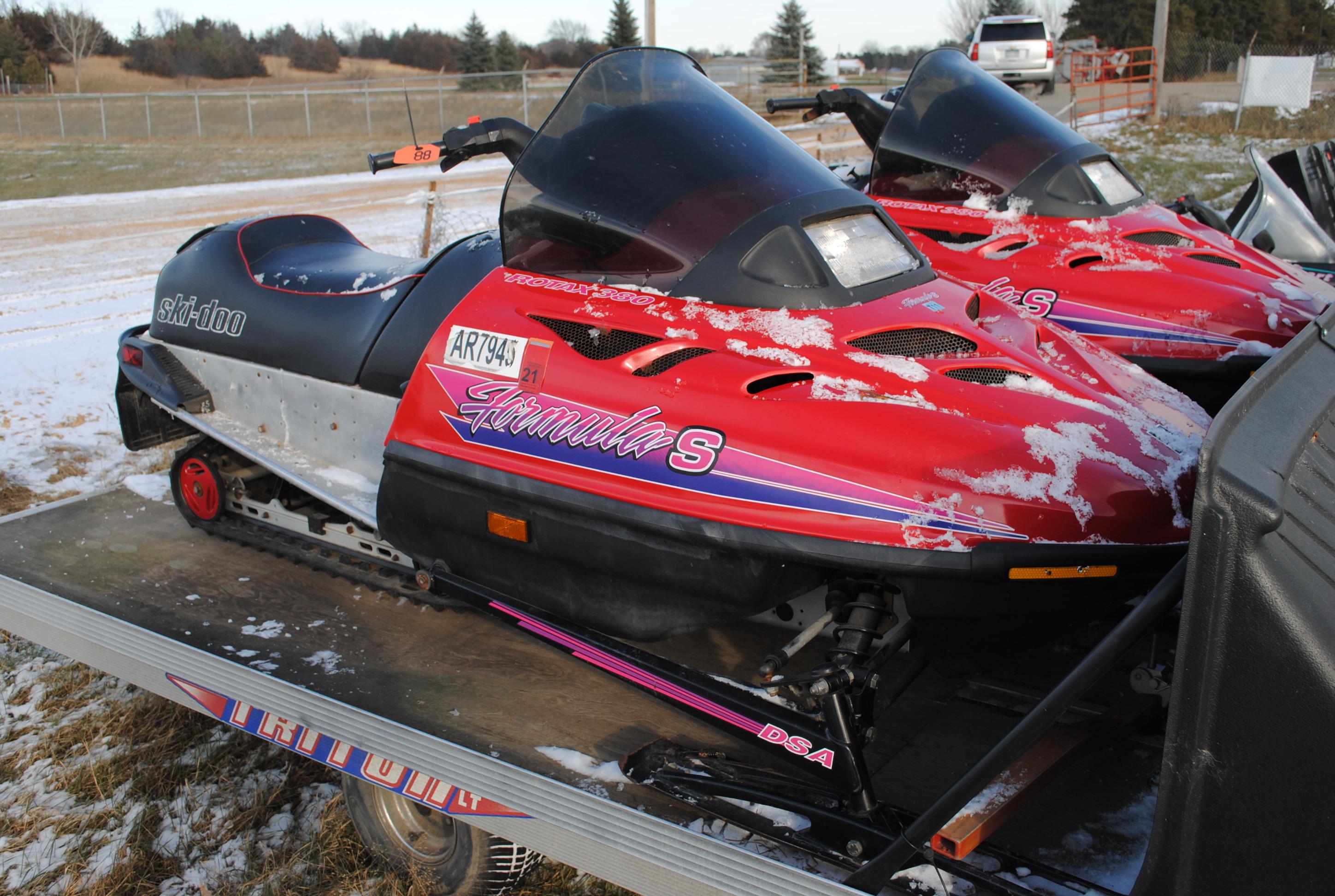 1995 Ski-doo Bombardier Formula S snowmobile, 2,490 miles, with cover, runs