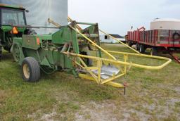 JD 327 hay baler with kicker;