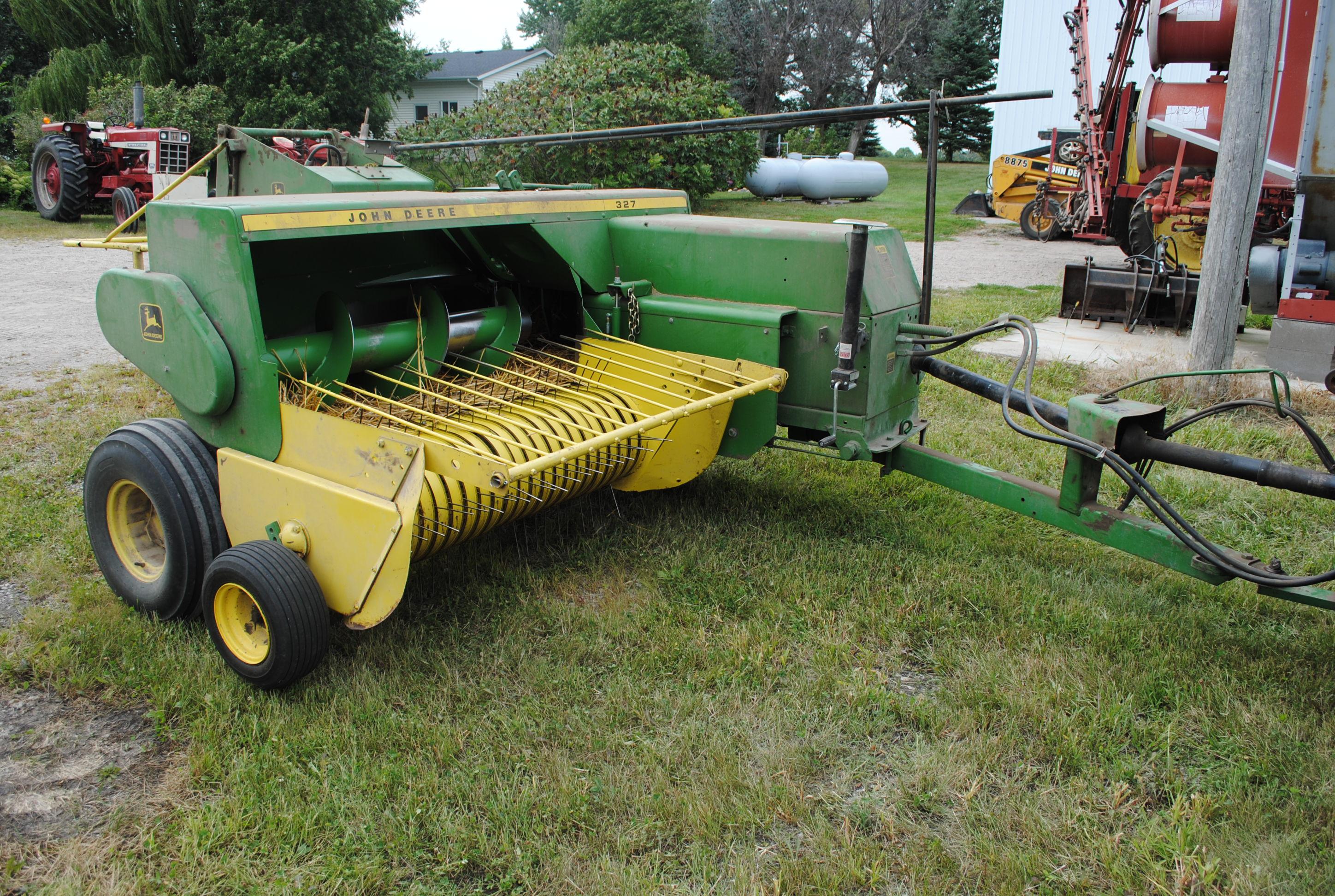 JD 327 hay baler with kicker;