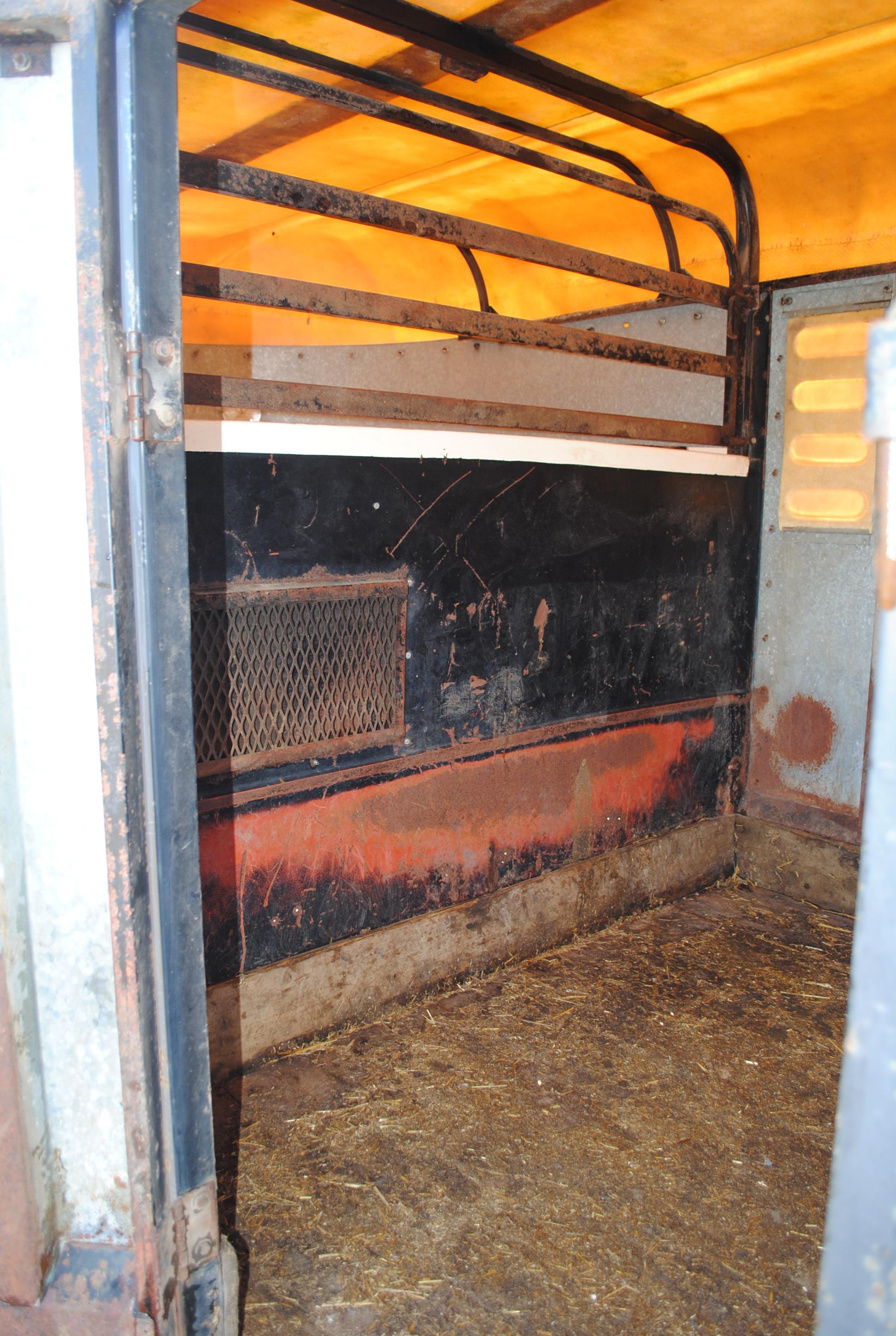 1986 Kiefer Gooseneck Livestock Trailer, 18' long on the floor, 7' wide, 6-1/2' tall, galvanized sid