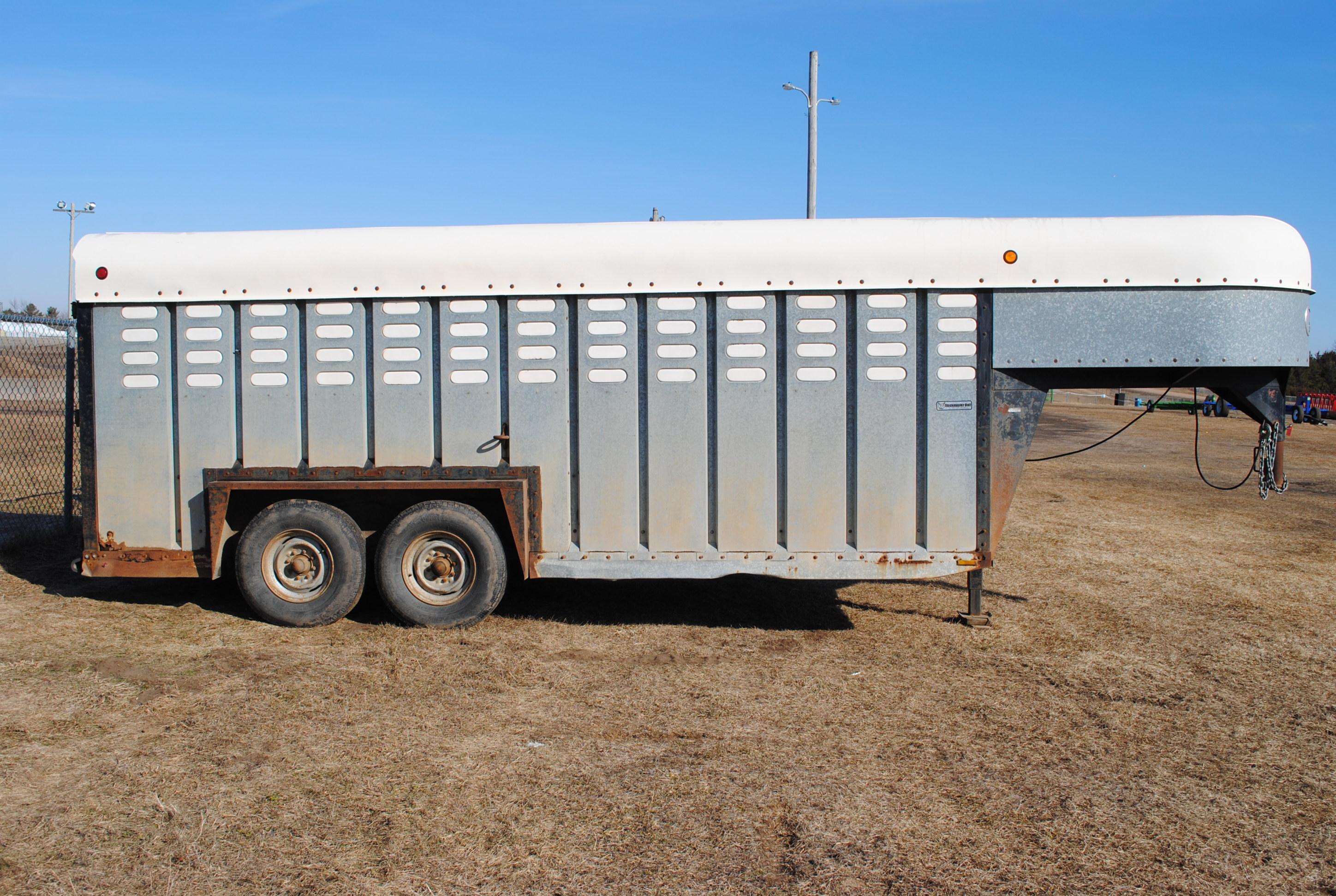 1986 Kiefer Gooseneck Livestock Trailer, 18' long on the floor, 7' wide, 6-1/2' tall, galvanized sid