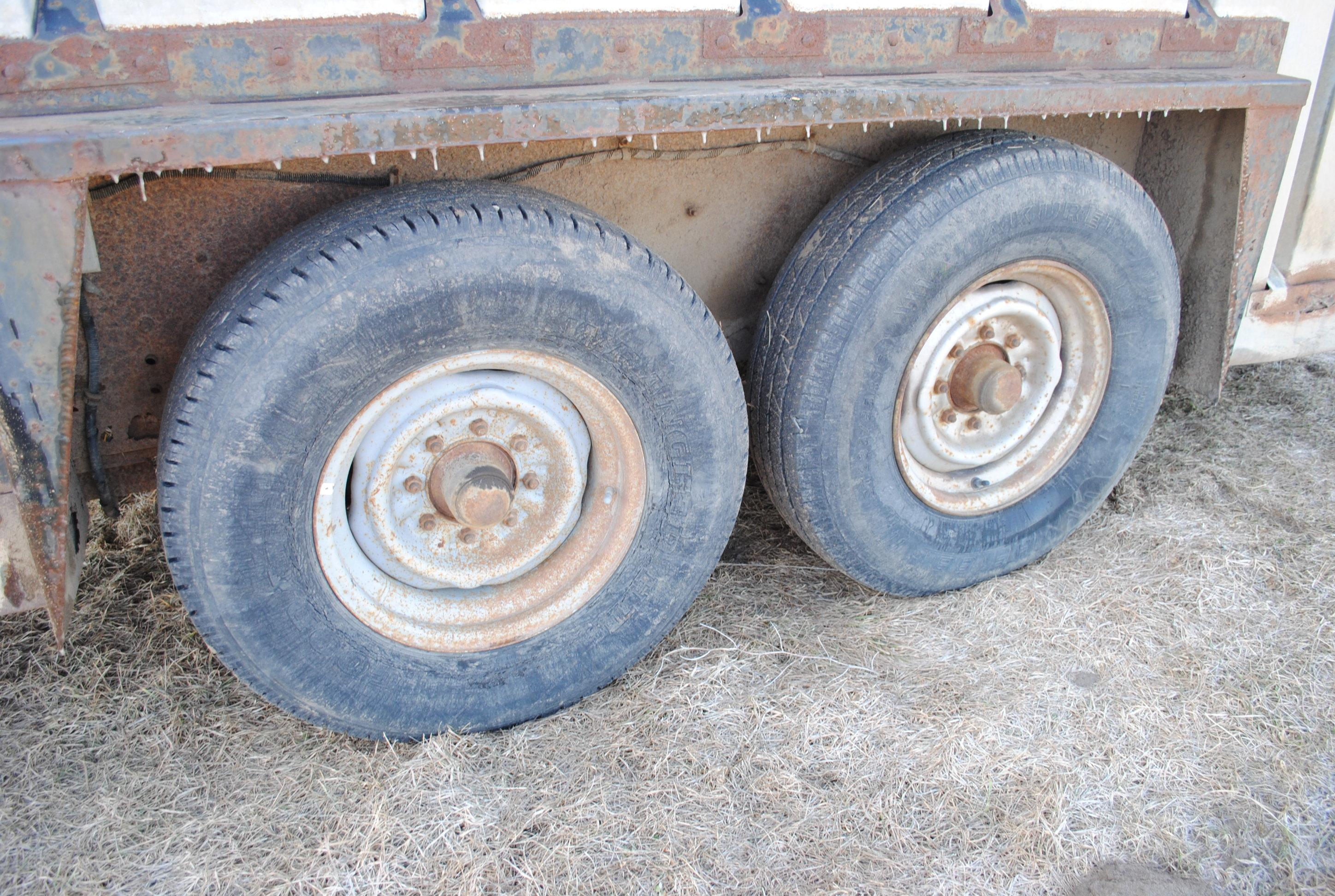 1986 Kiefer Gooseneck Livestock Trailer, 18' long on the floor, 7' wide, 6-1/2' tall, galvanized sid