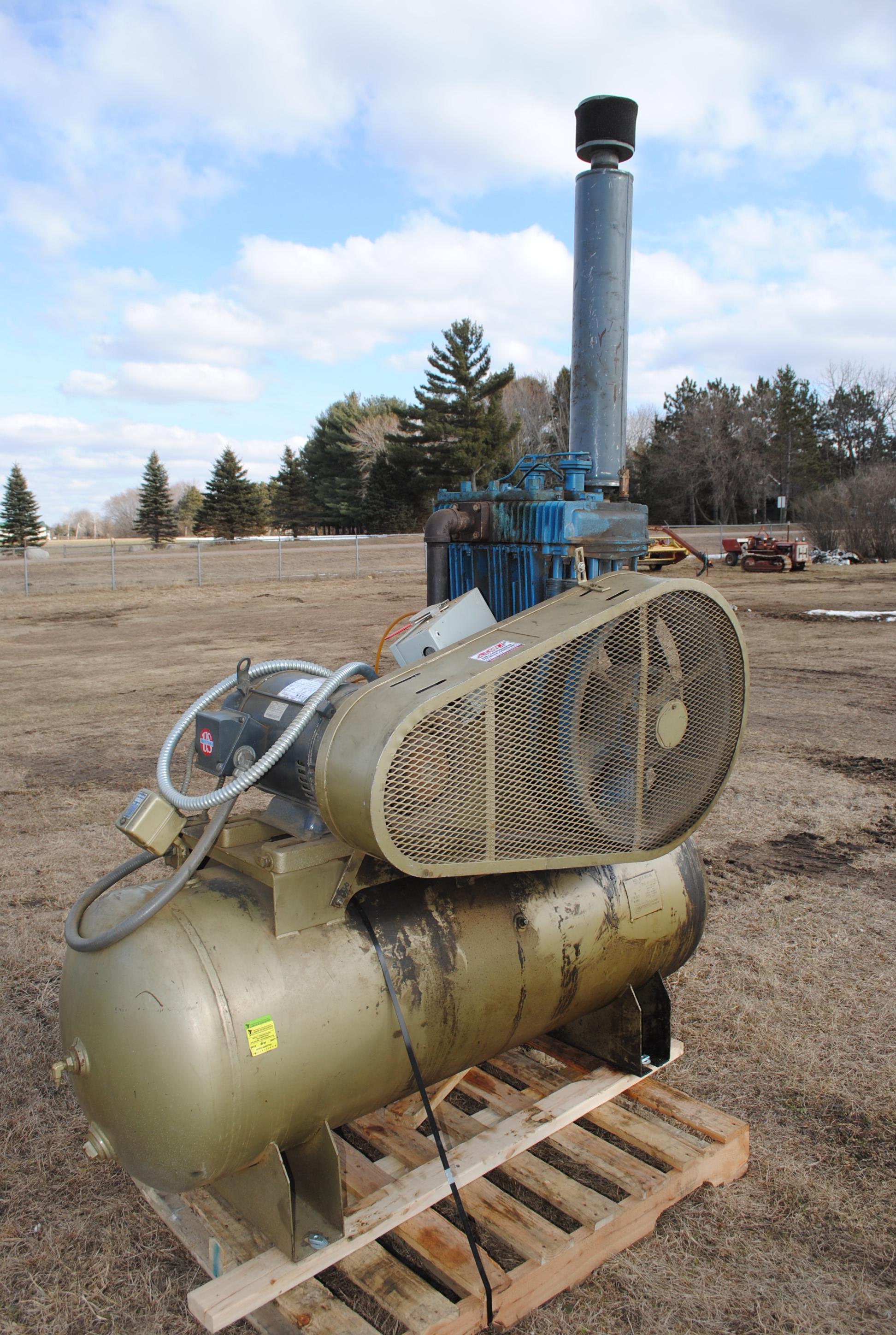 Quin Air Compressors 3-phase, 15 HP Quincy Model 390 compressor, works, replaced by newer machine