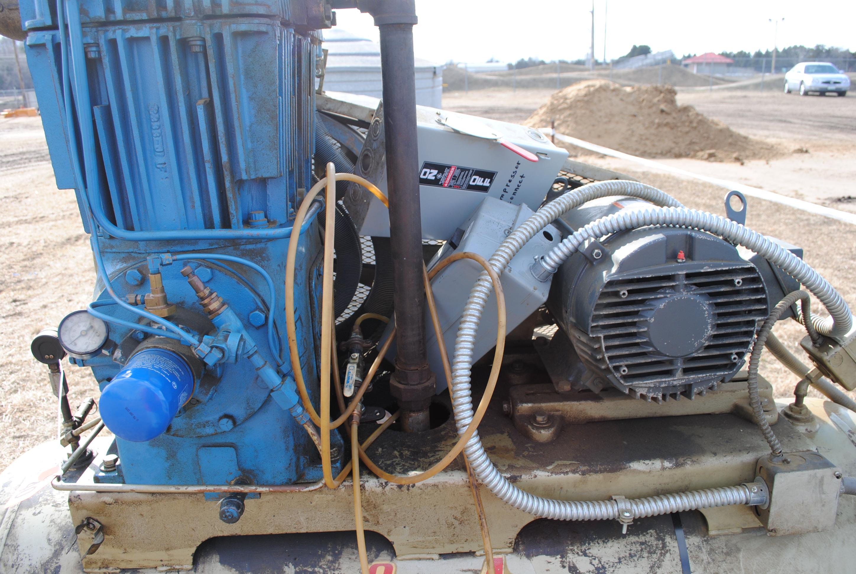 Quin Air Compressors 3-phase, 15 HP Quincy Model 390 compressor, works, replaced by newer machine