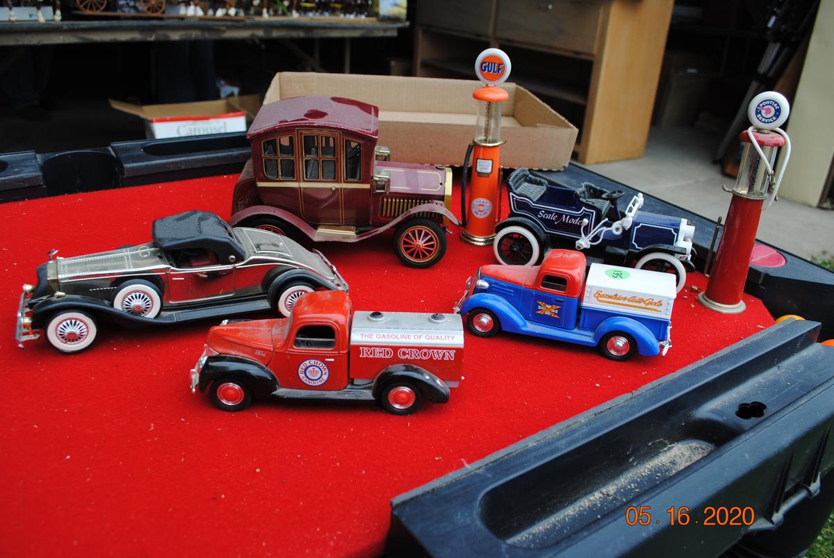 Toy gas pumps, misc. cars & trucks