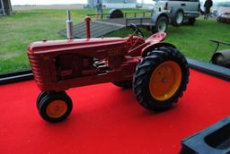 1/8 Massey Harris 44