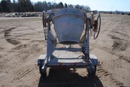 Cement mixer on trailer, works