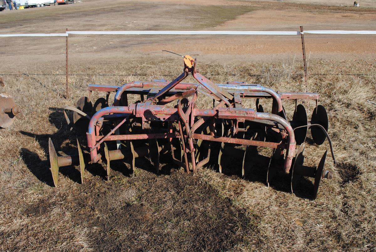 8' 3-Point Disc, has been welded