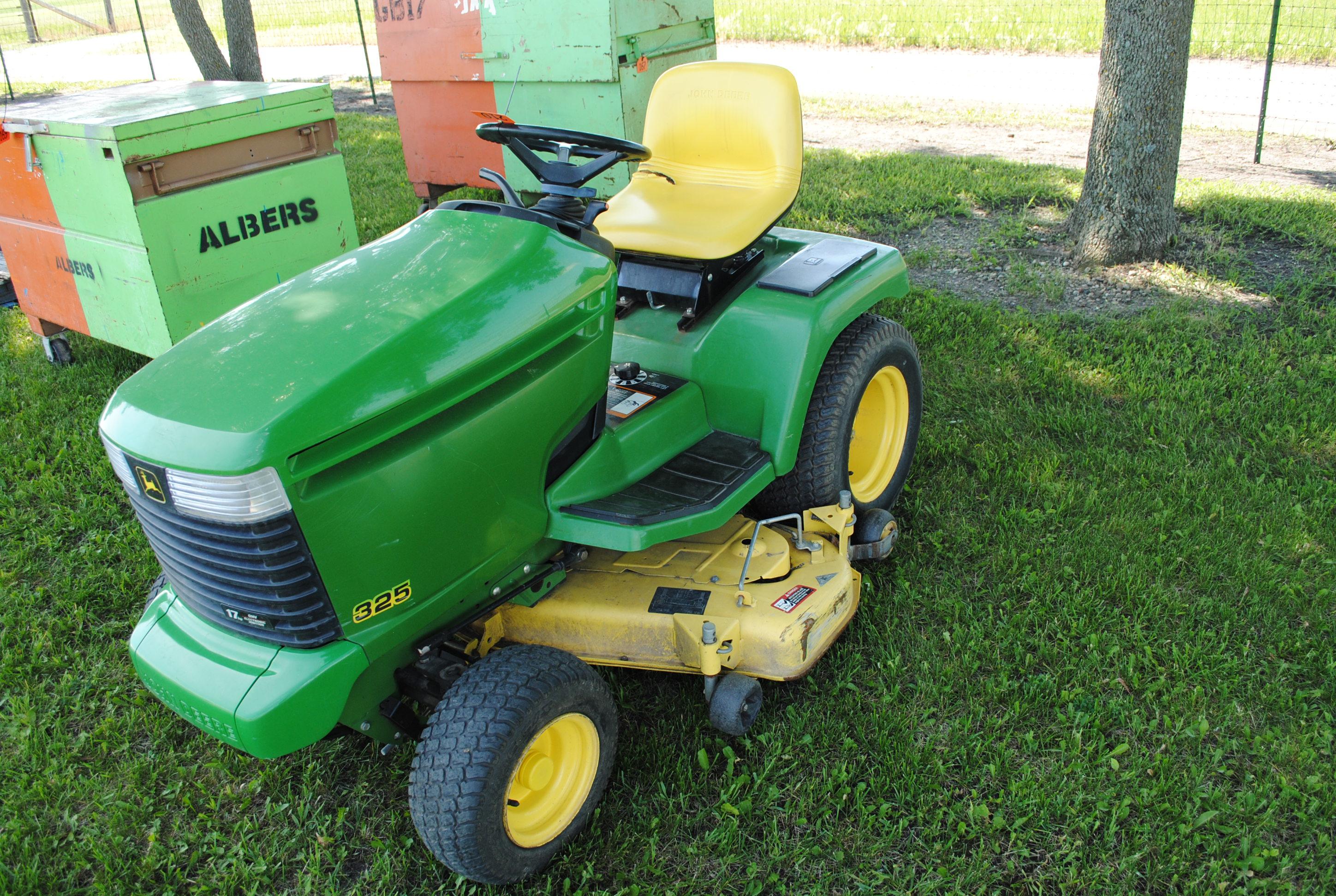 1996 John Deere 325 Riding Mower with 48" deck, hydrostatic, power steering, hydraulic lift, tilt wh