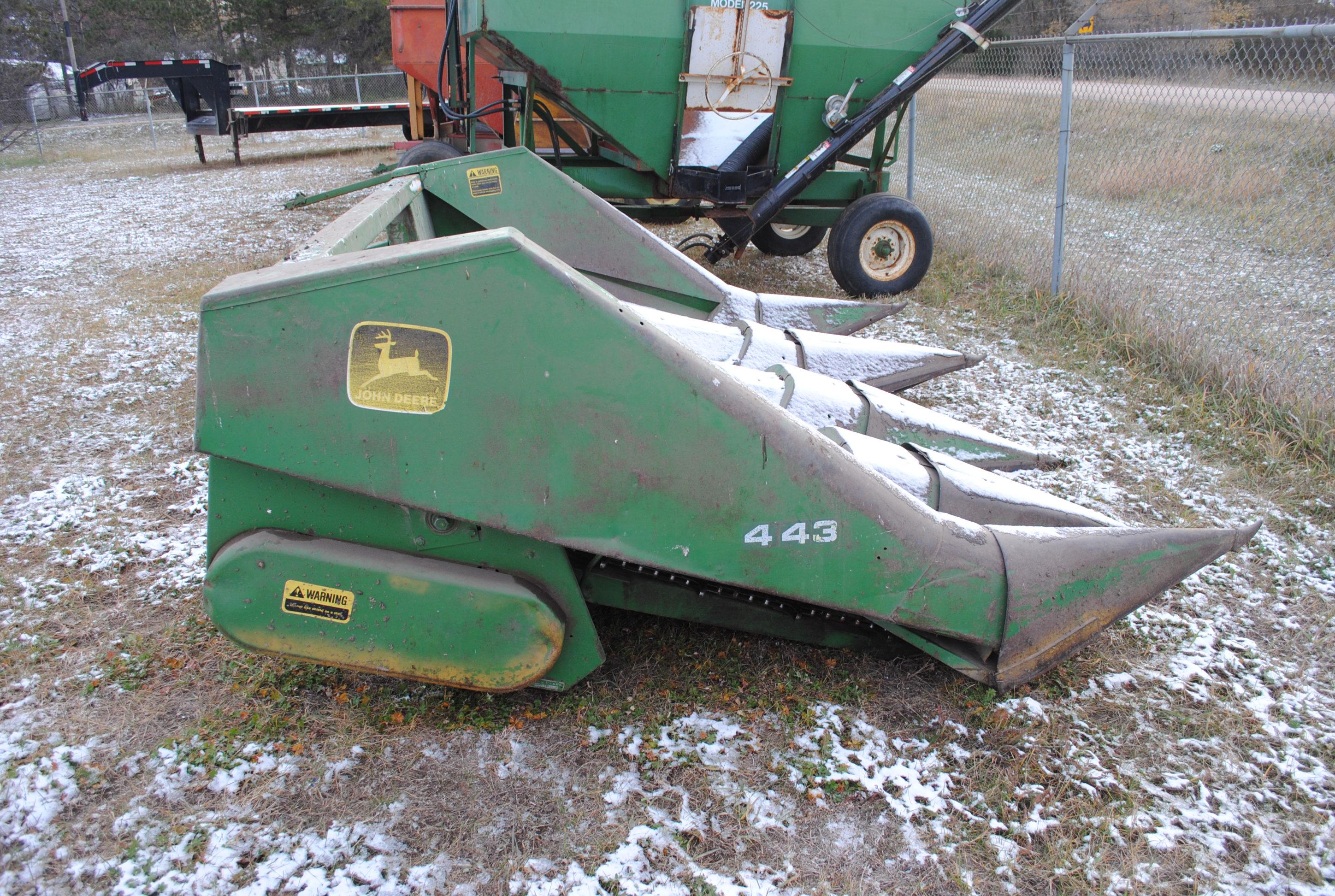 John Deere 443 4-Row 36" Corn Head