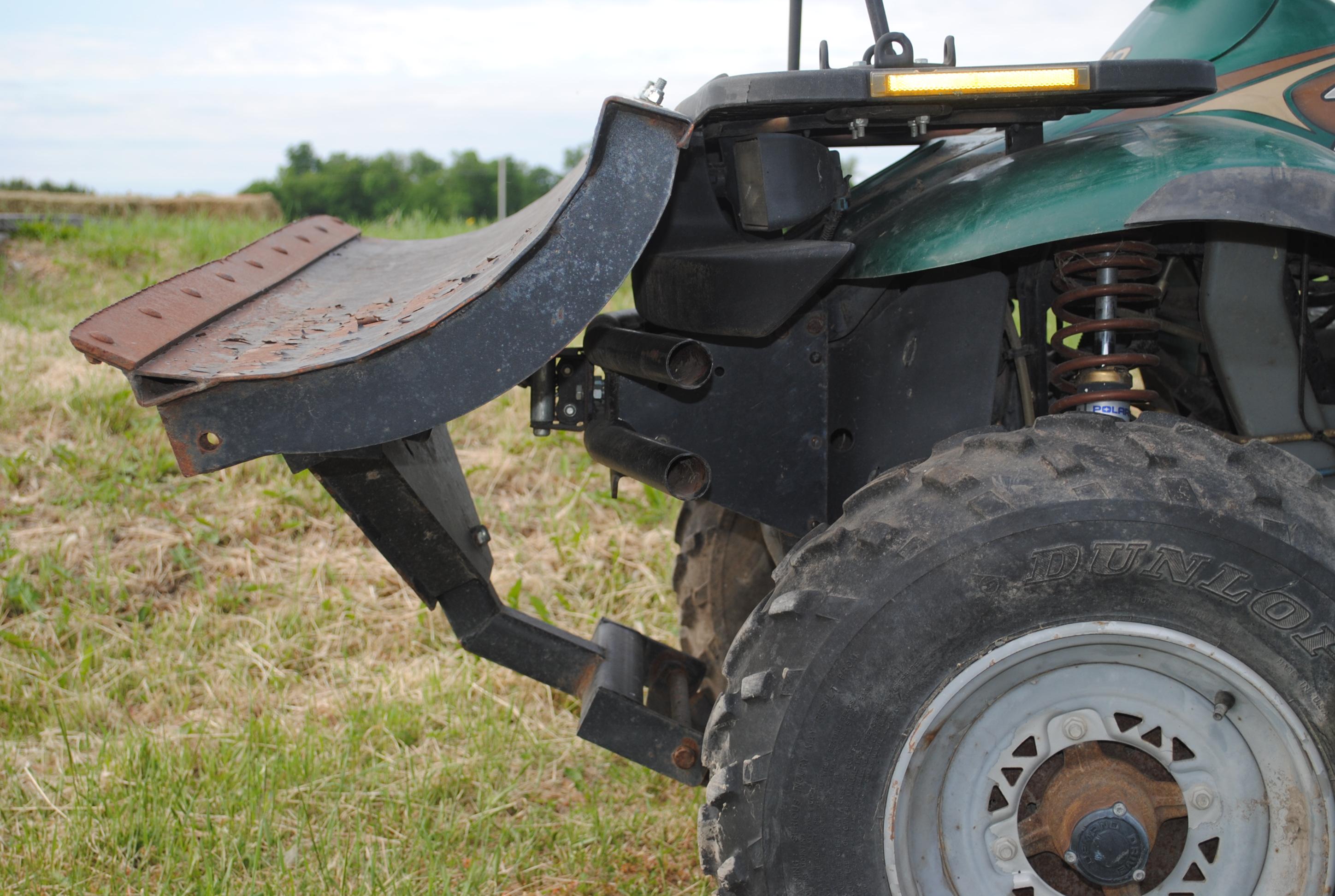 Polaris Explorer 400, 4x4 with Swisher plow & winch, hasn't ran in a few years, NO REGISTRATION