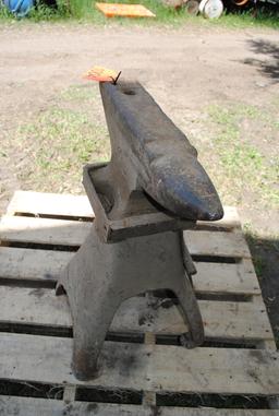 Anvil on Stand, 18-3/4" x 3.5'