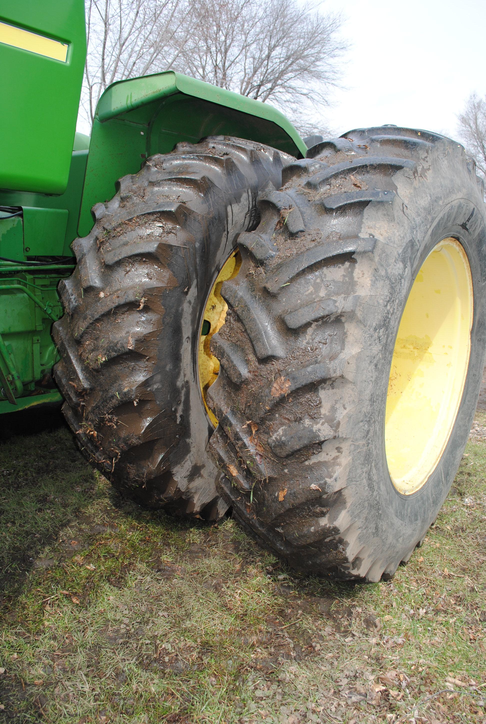 John Deere 8630 4WD, Soundguard cab, axle hubs, 3-point, pto, 3 hydraulics & electric, Quad Range, 5