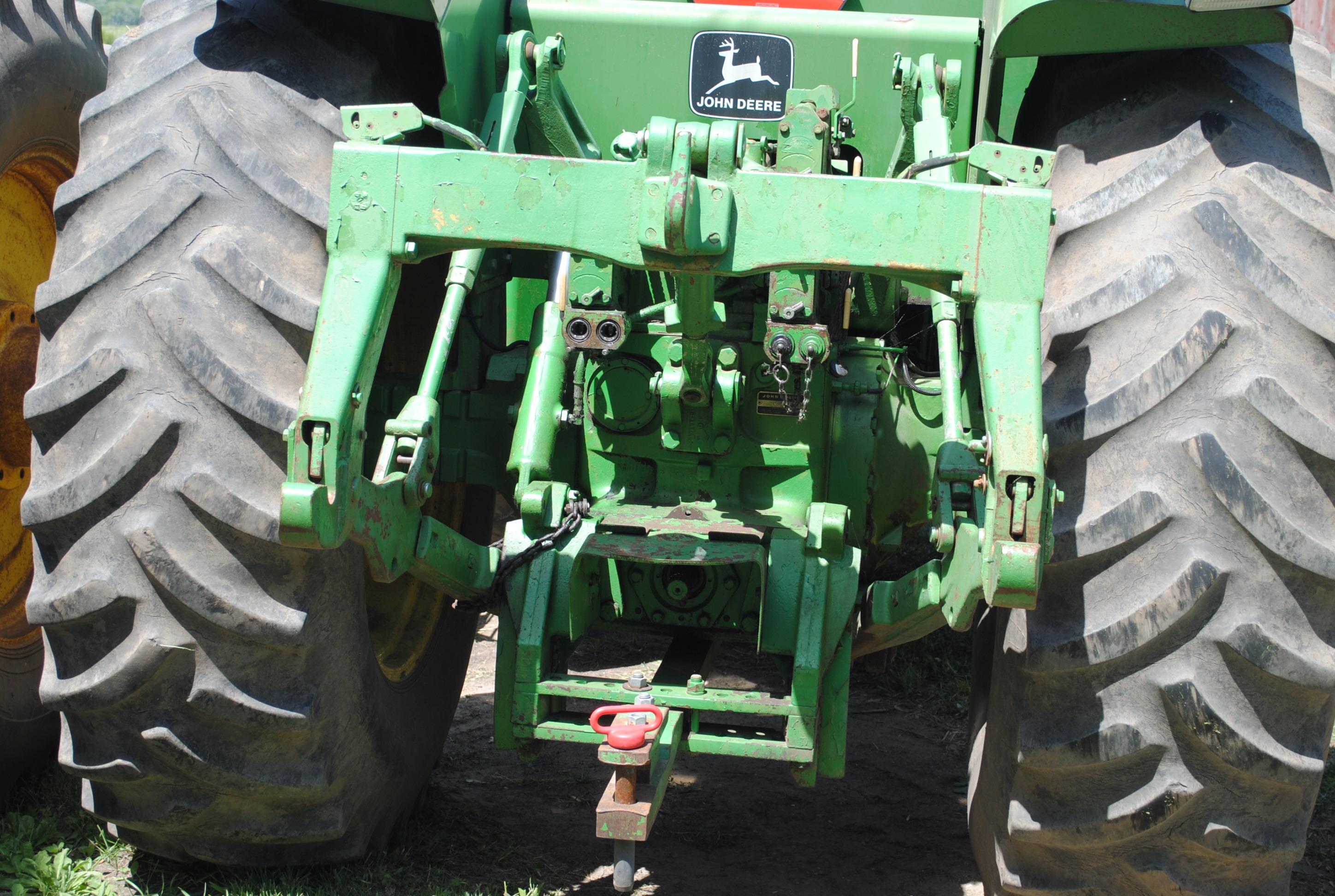 John Deere 8630 4WD, Soundguard cab, axle hubs, 3-point, pto, 3 hydraulics & electric, Quad Range, 5