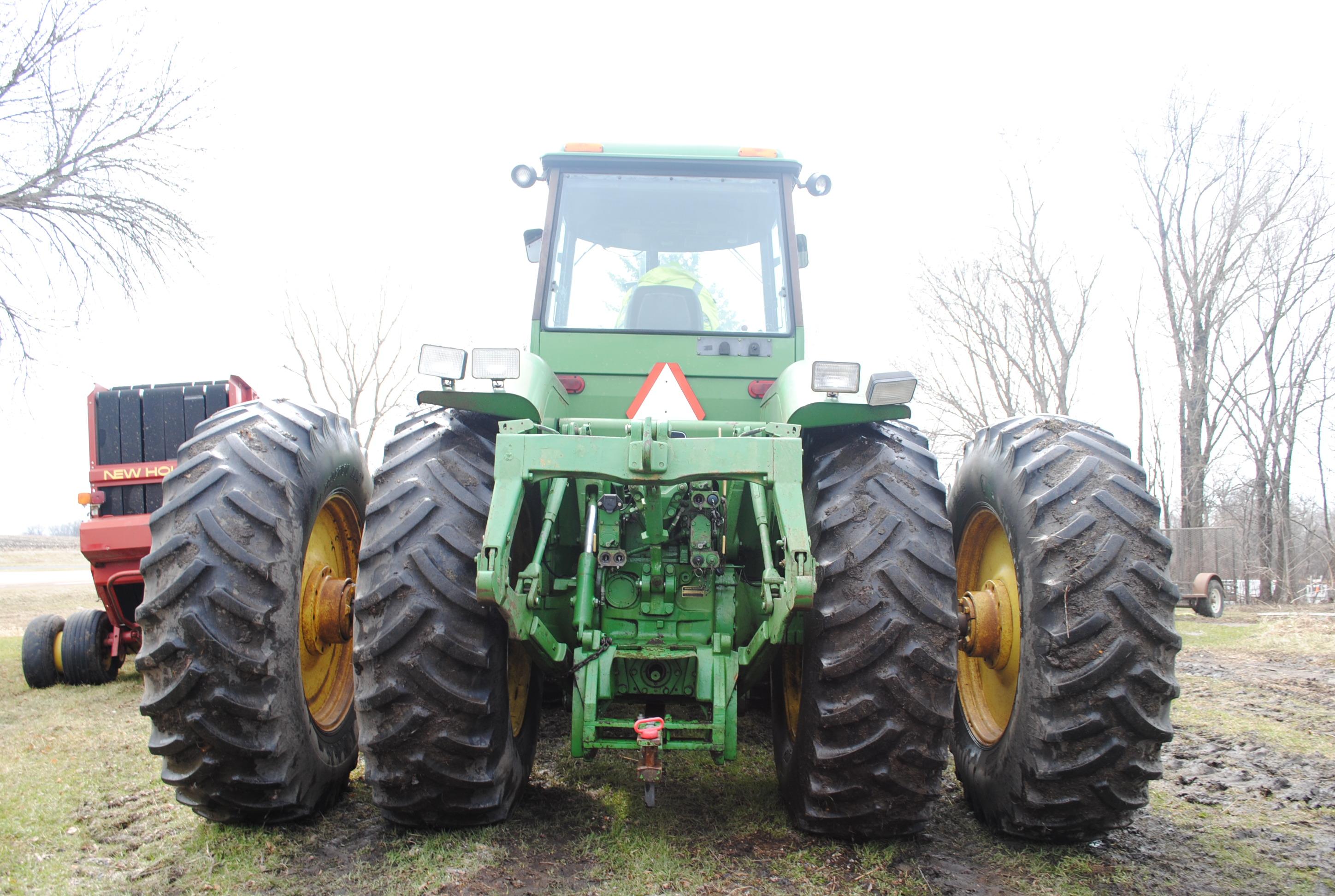 John Deere 8630 4WD, Soundguard cab, axle hubs, 3-point, pto, 3 hydraulics & electric, Quad Range, 5