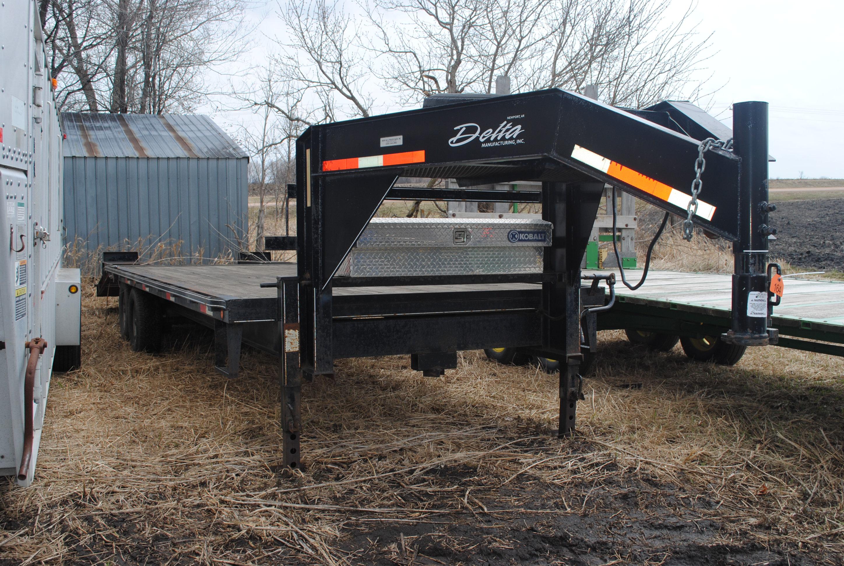 Delta Gooseneck Flatbed Trailer, 20' + 5' beaver tail, 102" wide, flip over ramps, flip-up beaver ta