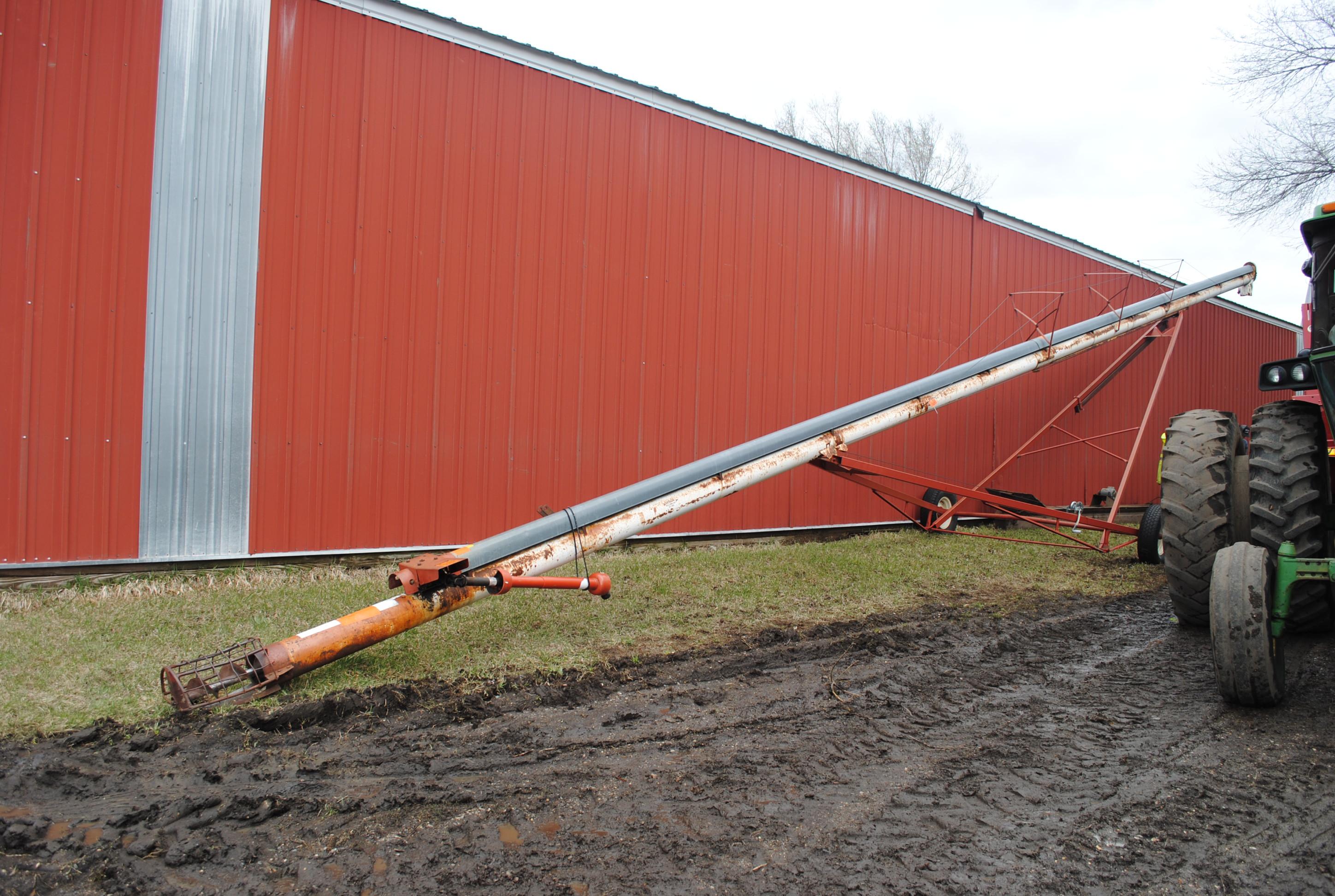 Feterl? 62' +/- x 8" grain auger on transports, 540 pto
