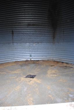 Butler 16' Grain Bin, 4-ring, unload auger in concrete