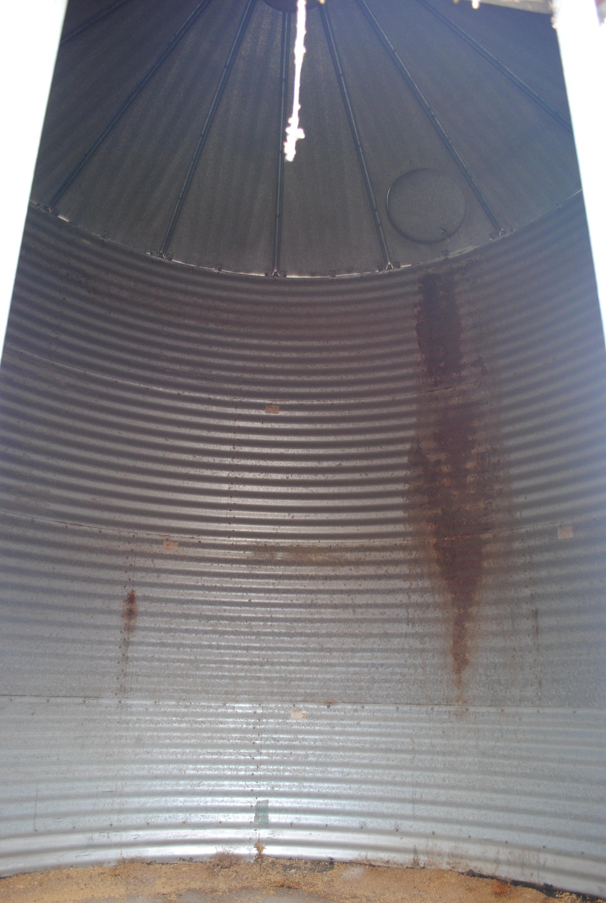 Butler 16' Grain Bin, 4-ring, unload auger in concrete