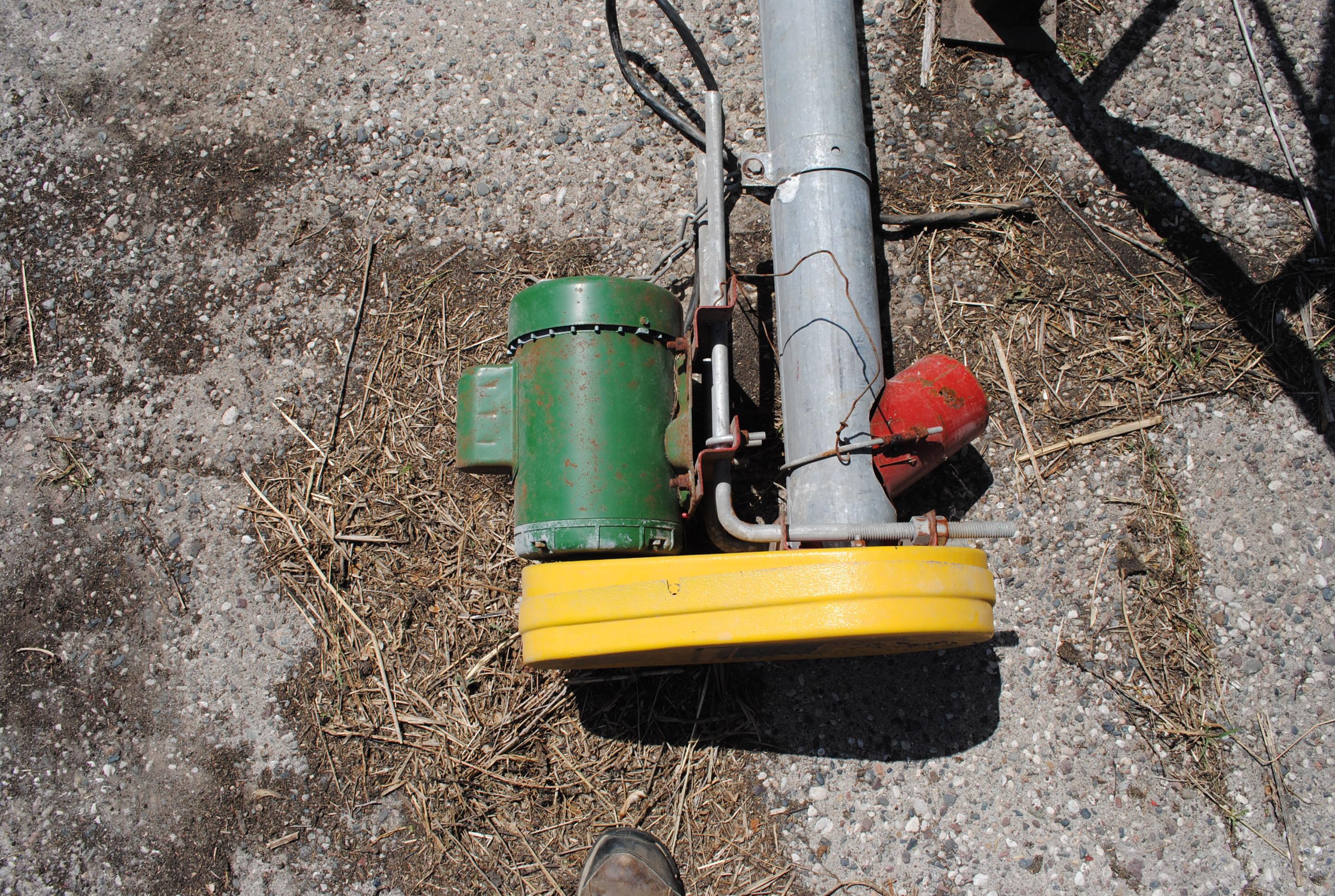 Approx. 2 to 3-Ton Feed Bin with 4"x15' Auger with electric motor