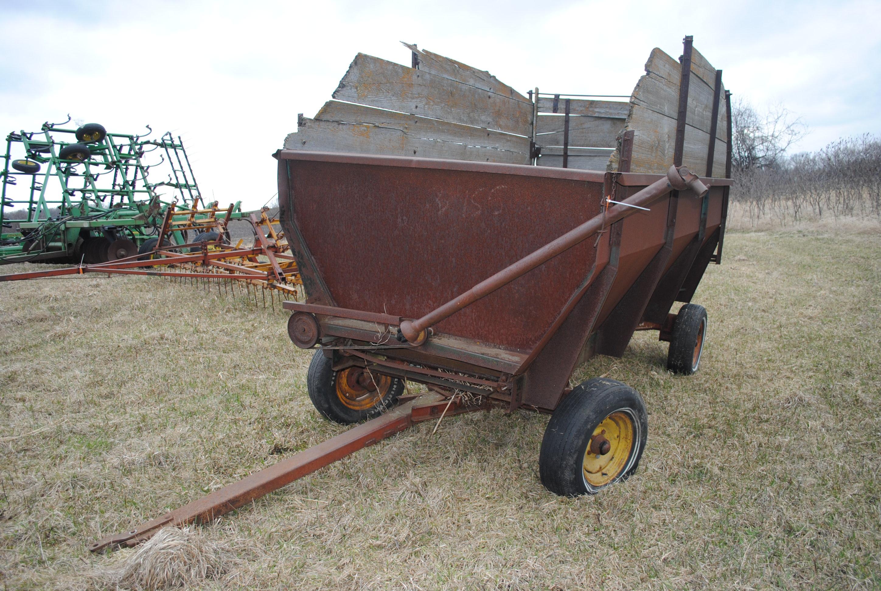 Flarebox with pto apron floor on MN Heavy Duty Super 6 running gear, bad floor