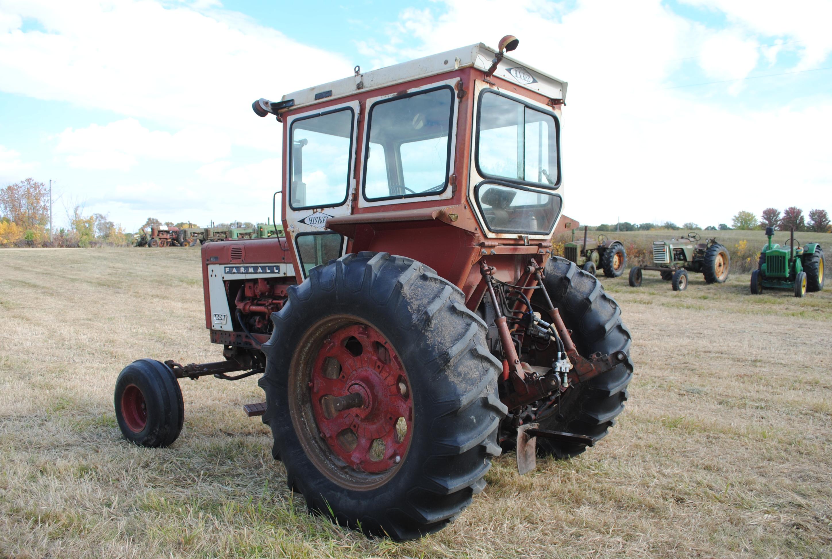 International 806 Diesel Tractor, wide front, 3-point, dual remotes, Hiniker cab, has 2 new batterie