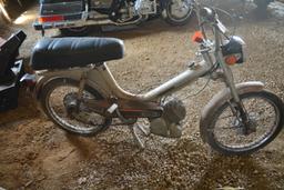 Columbia motorized mini bike/scooter, shows 0407 miles, has not been ran recently, might need carb w