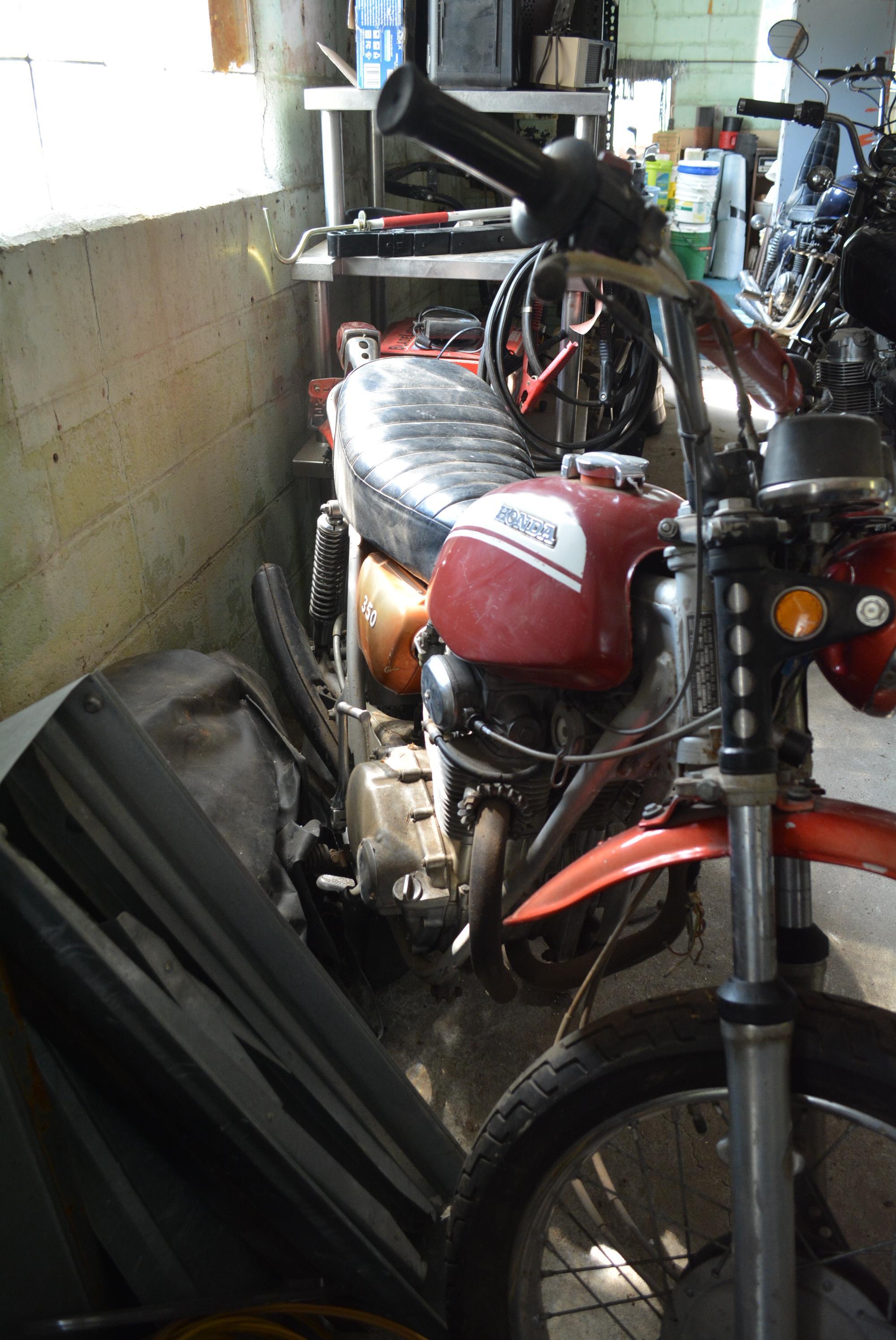 1970 Honda 350 Motorcycle, lights, shows 10,570 miles, NO KEY, has not been ran recently, might need