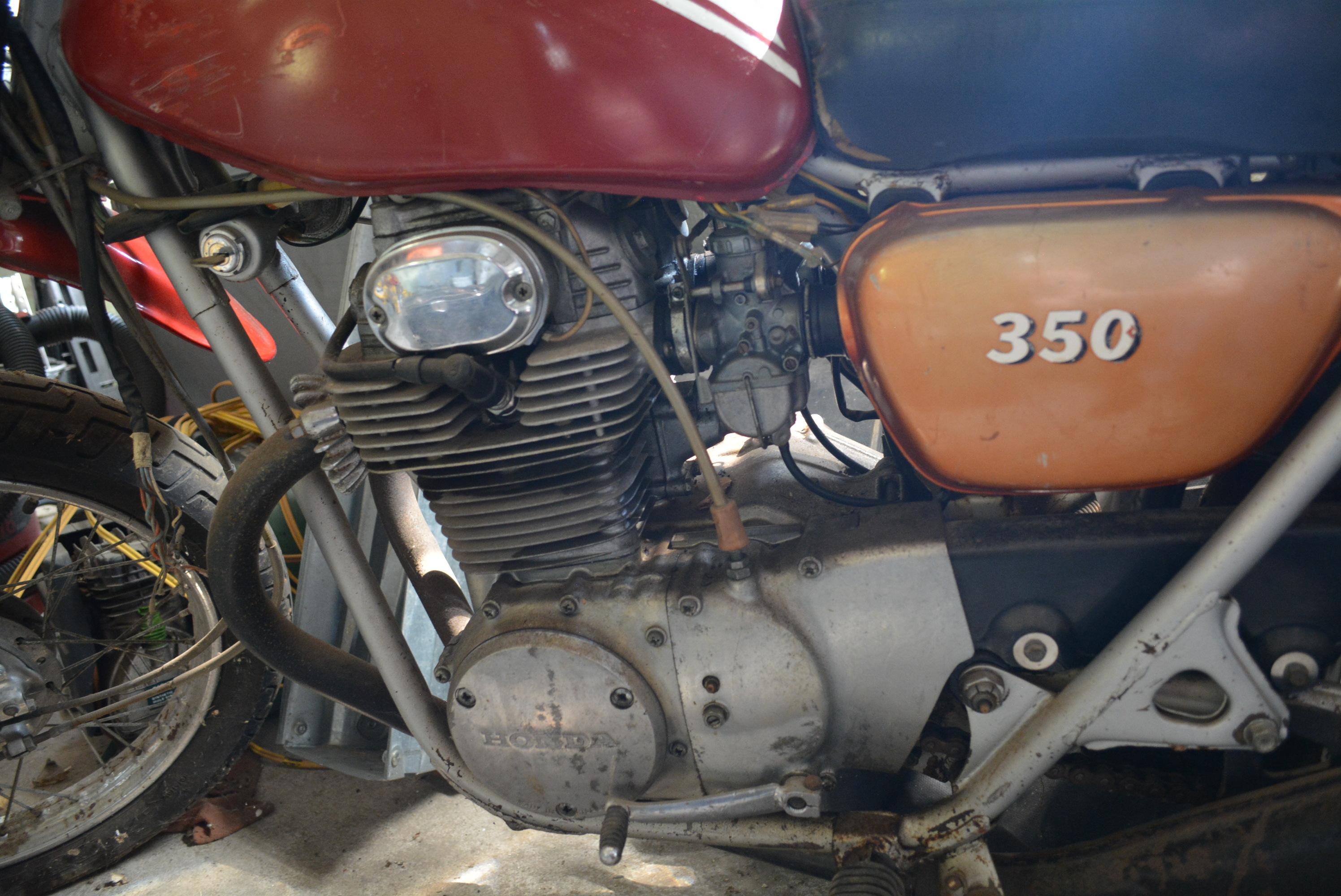 1970 Honda 350 Motorcycle, lights, shows 10,570 miles, NO KEY, has not been ran recently, might need