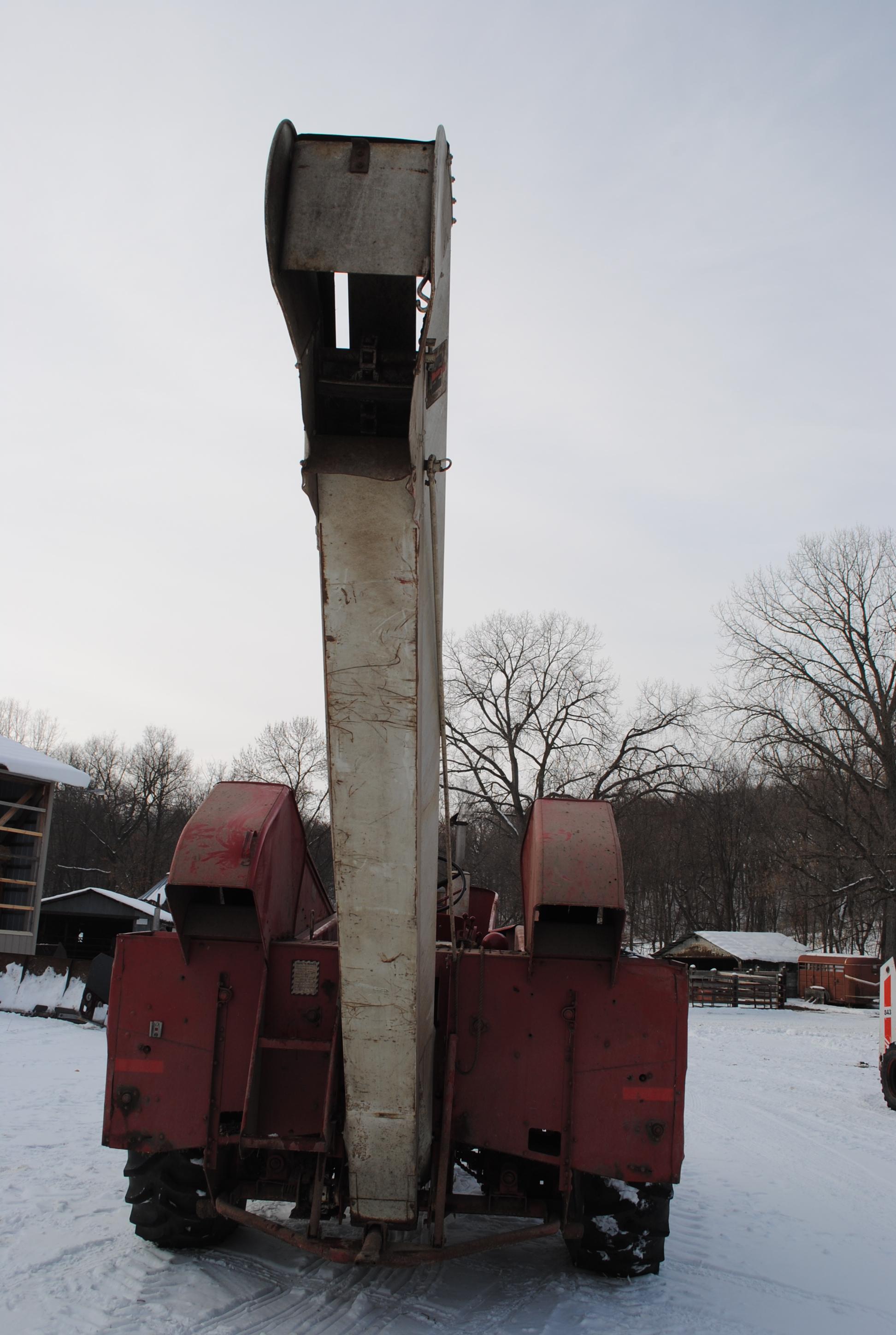 Farmall 560 Gas Tractor with International 234 mounted picker, fast hitch lift, narrow front, had $4