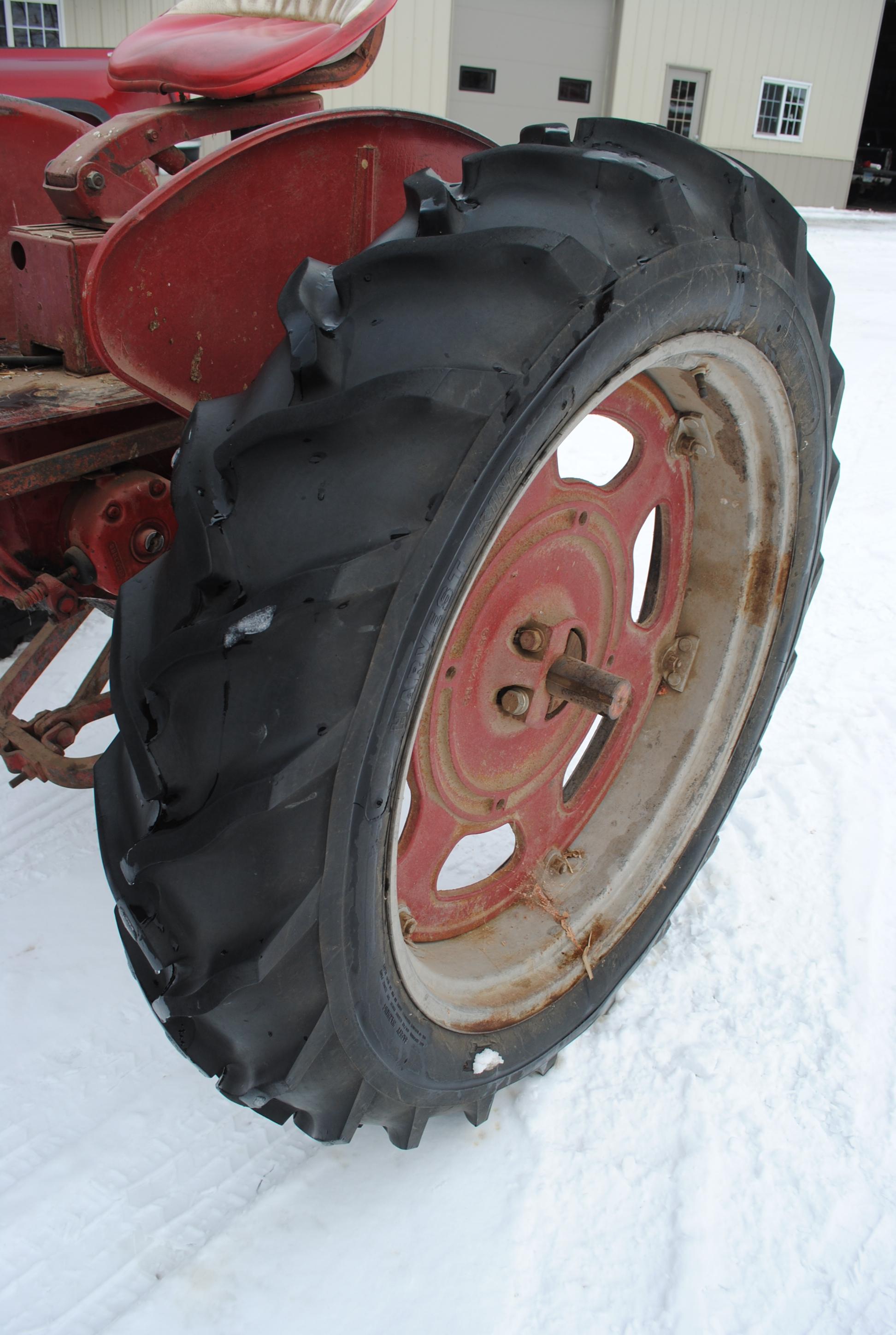 Farmall Super 'C' Tractor, narrow front, fenders, fast hitch with draw bar, electric start, 540 pto,