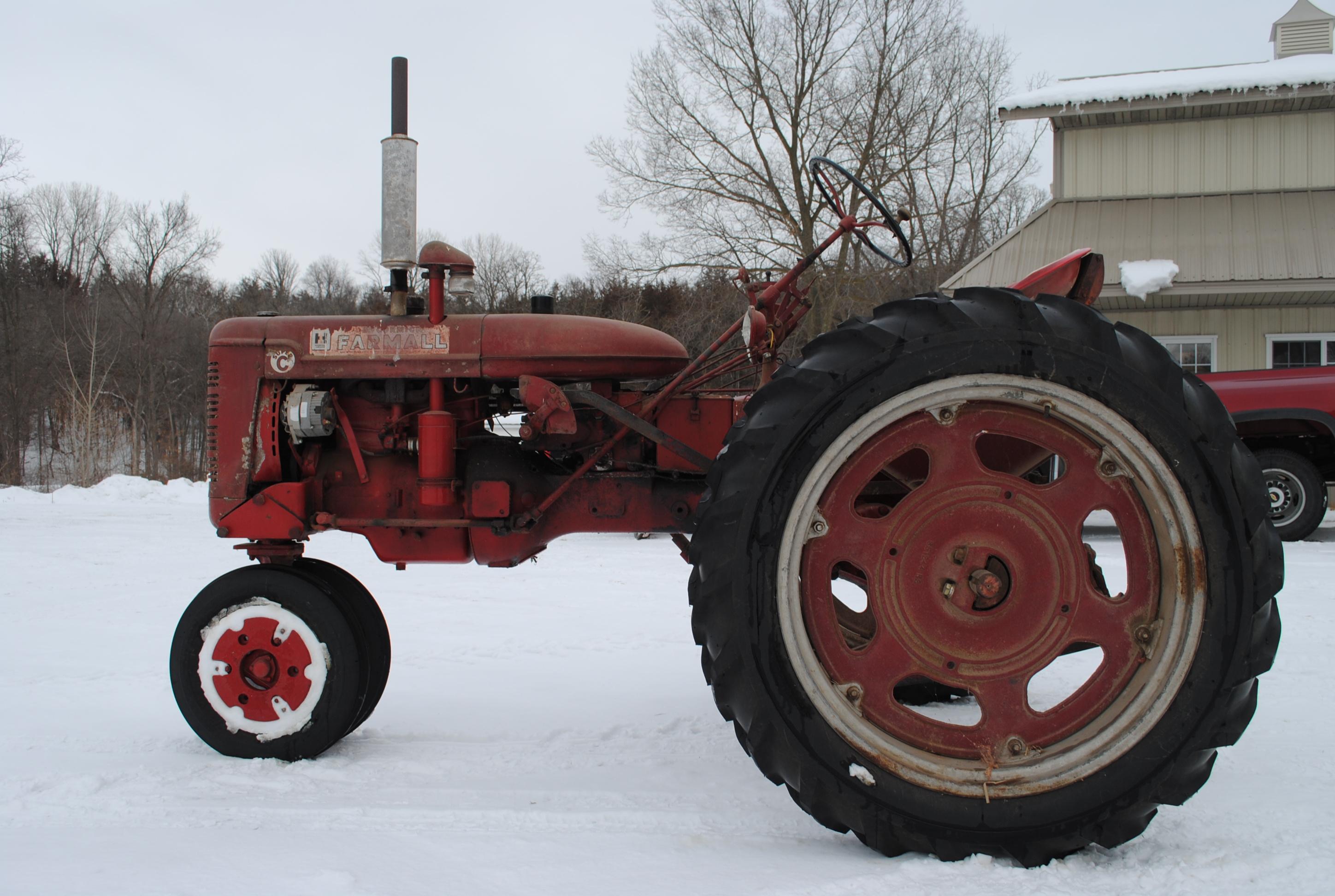 Farmall Super 'C' Tractor, narrow front, fenders, fast hitch with draw bar, electric start, 540 pto,