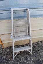 Aluminum 4' Ladder