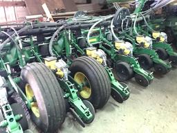 JD 1770 16x30 CCS Planter