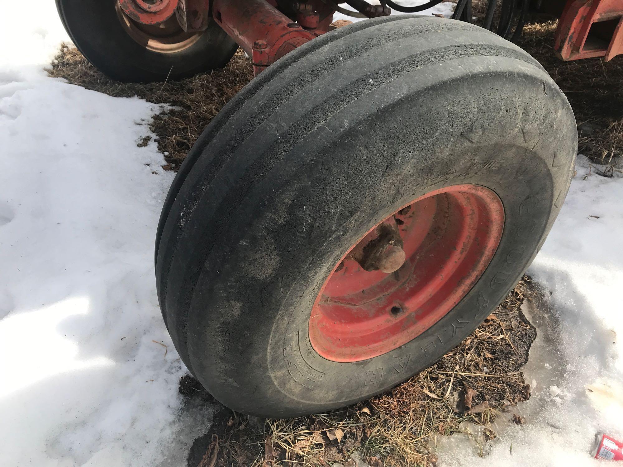 IH 1086 w/ Westendorf Wl-40 QuickTach Loader