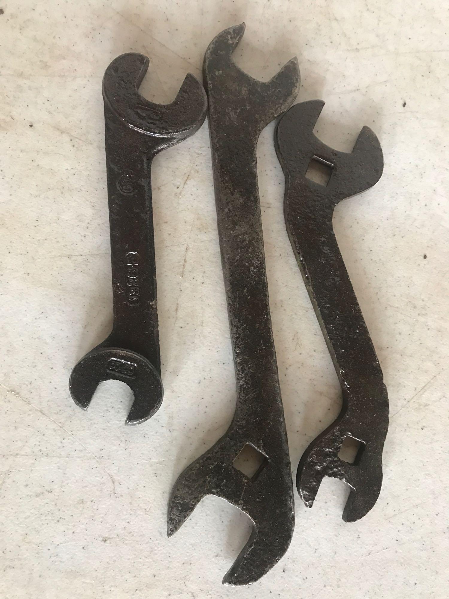 Various antique wrenches