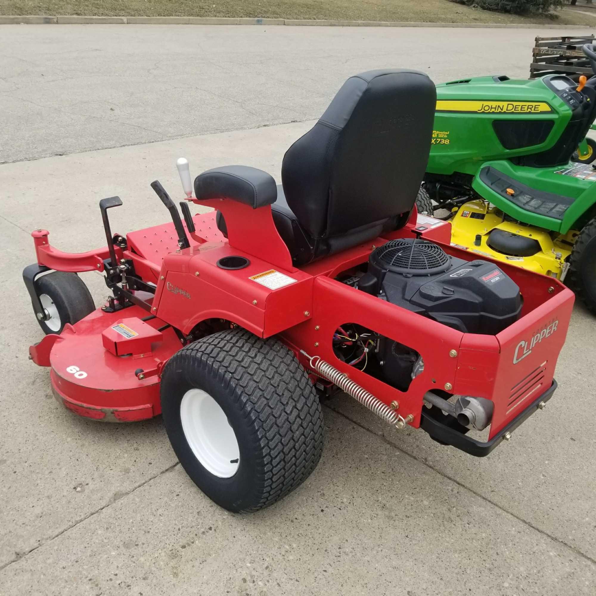 2016 COUNTRY CLIPPER "CHALLENGER" ZERO TURN W/60" DECK