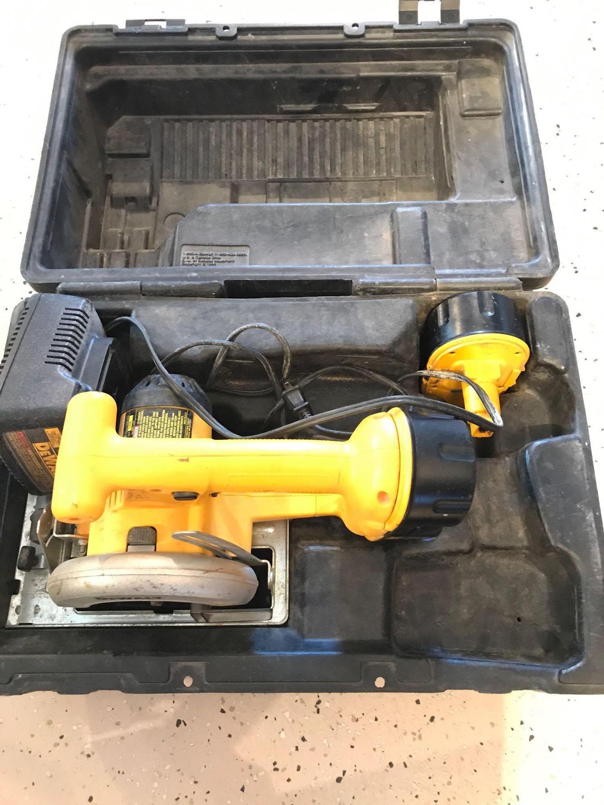 DeWalt DW 936- 5'' cordless 18 V trim saw