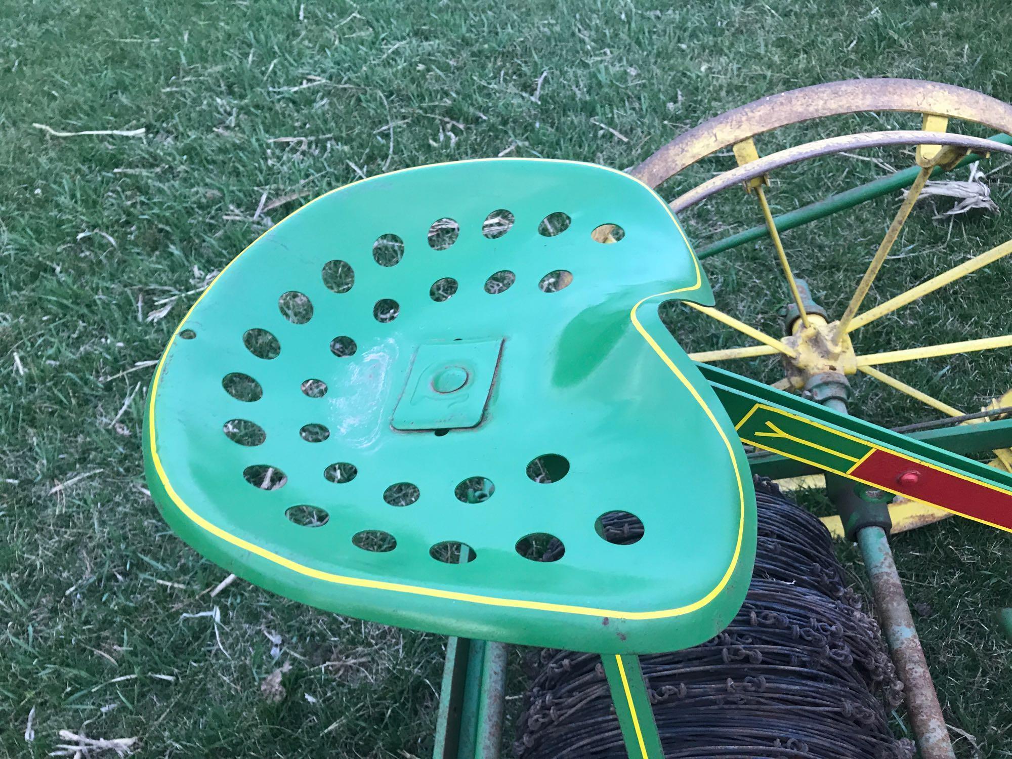 JD 999 corn planter, fully operational