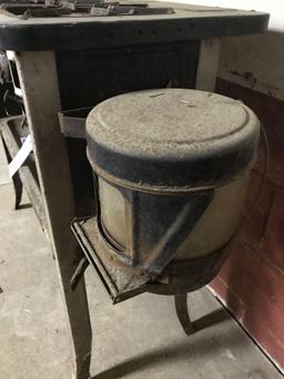 1919 Perfection Stove company, 3 burner kerosene stove