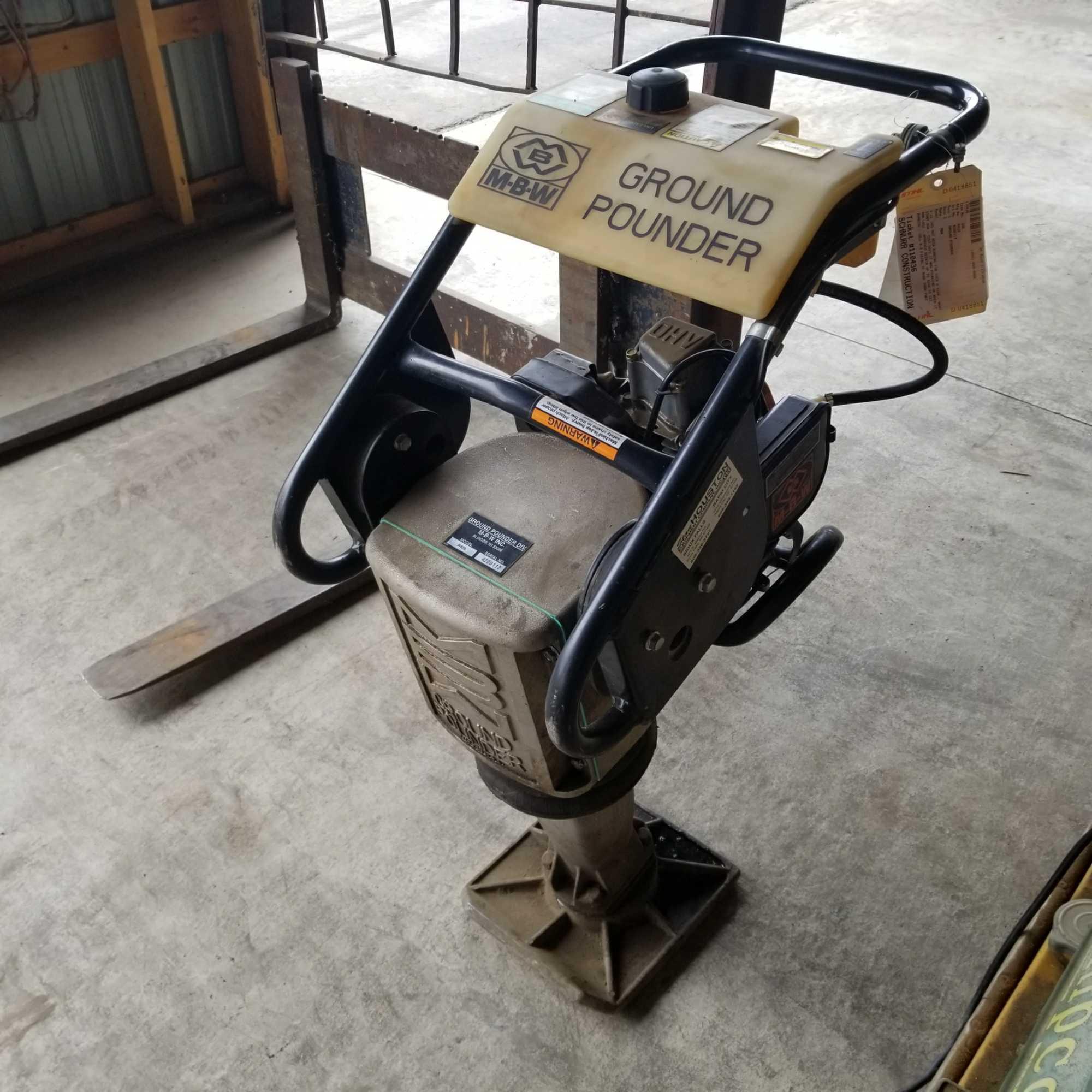 MBW Ground pounder pedestal compactor, gas engine. Like new