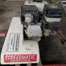 Screedmatic gas powered concrete screed