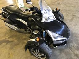 2010 Zhejhiang Kandi 3 wheel Motorcycle, 250cc, auto w/reverse, black/silver only 3775 miles