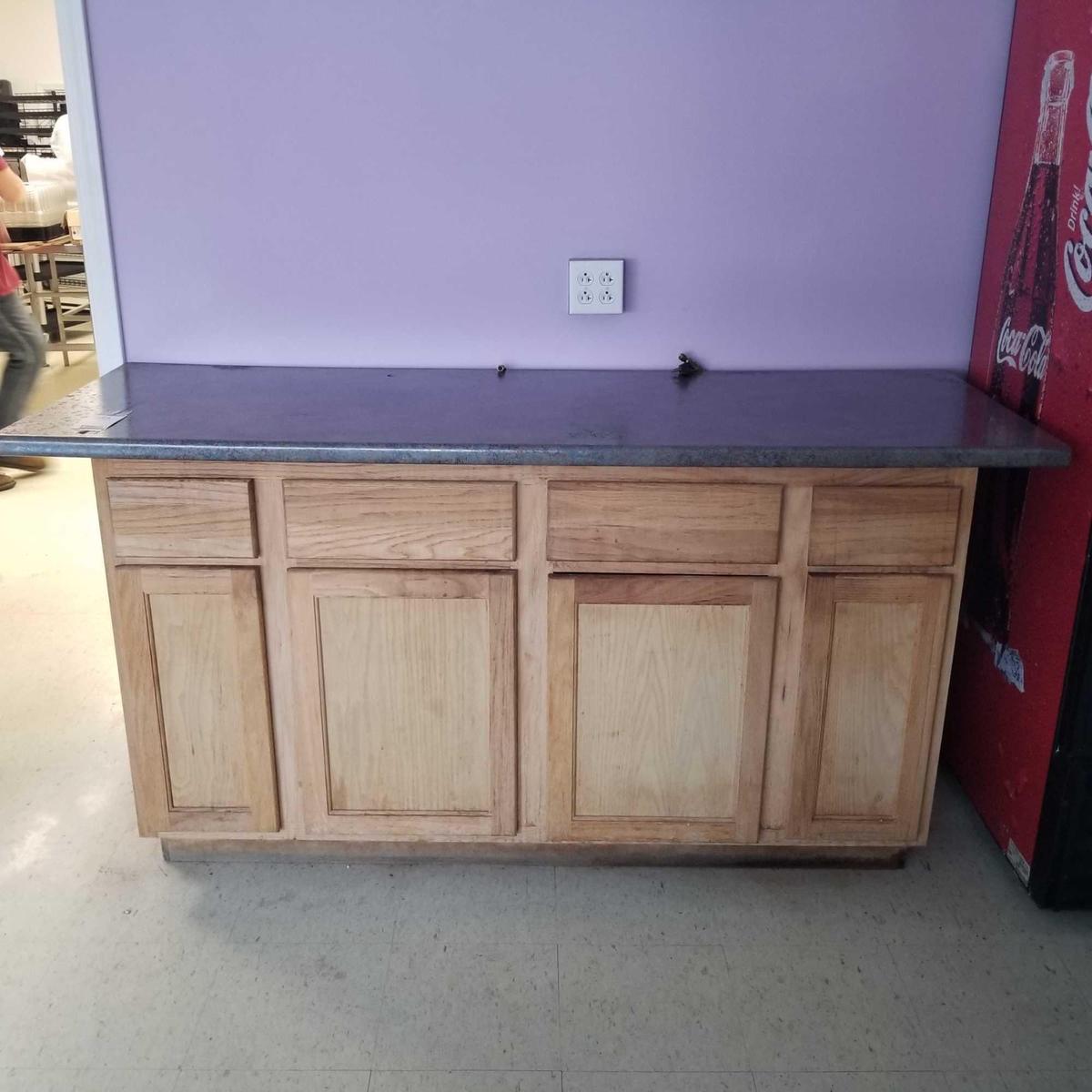 Counter Top Display/Cabinet