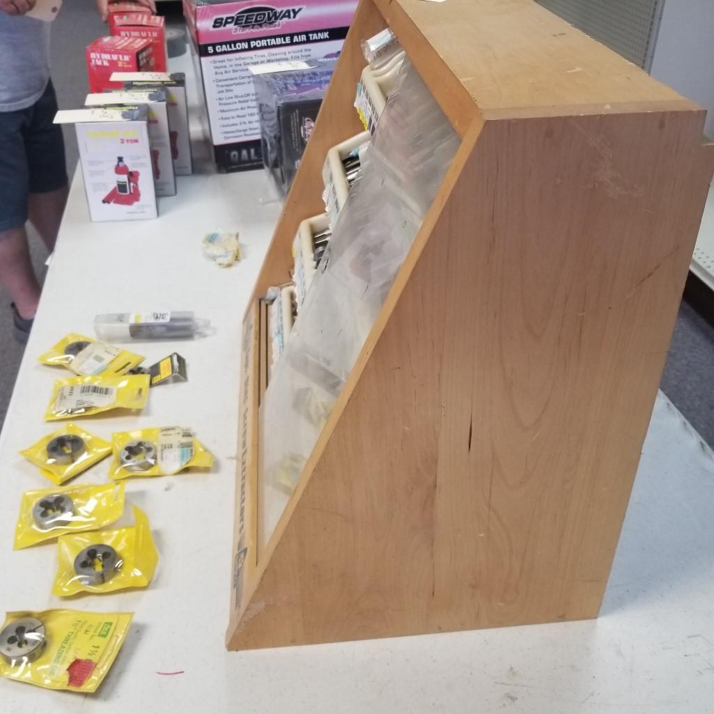 LARGE VARIETY TAP & DIE SELECTION IN CABINET