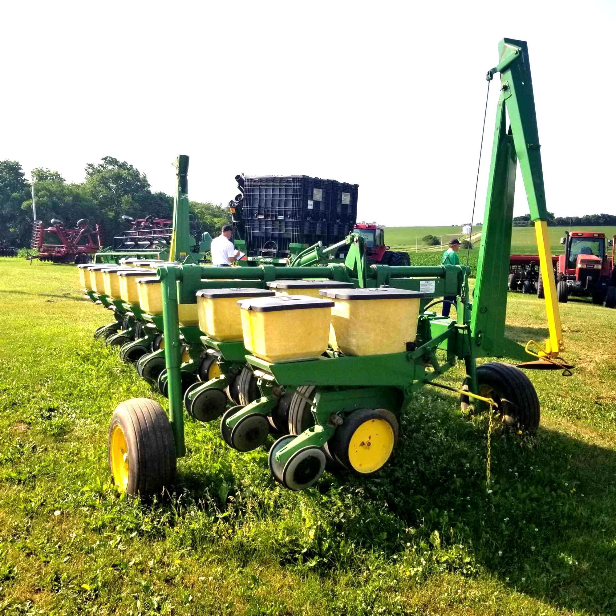 1976 John Deere 8RN 7000 Planter