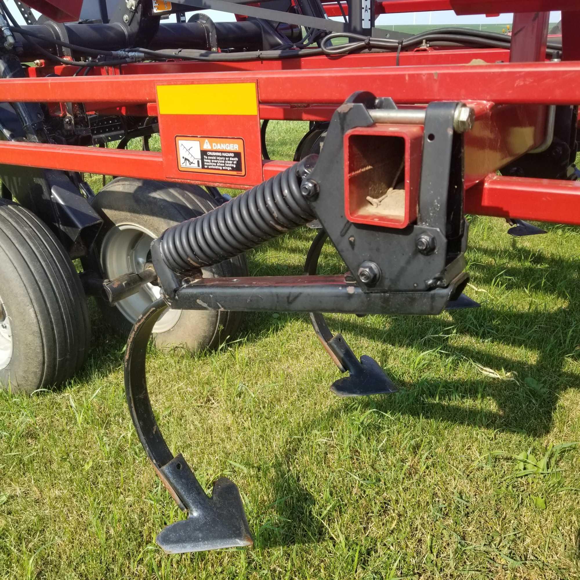 Case-IH T200 28' Field Cultivator