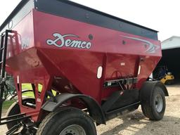 2012 DEMCO 650 GRAVITY BOX & GEAR