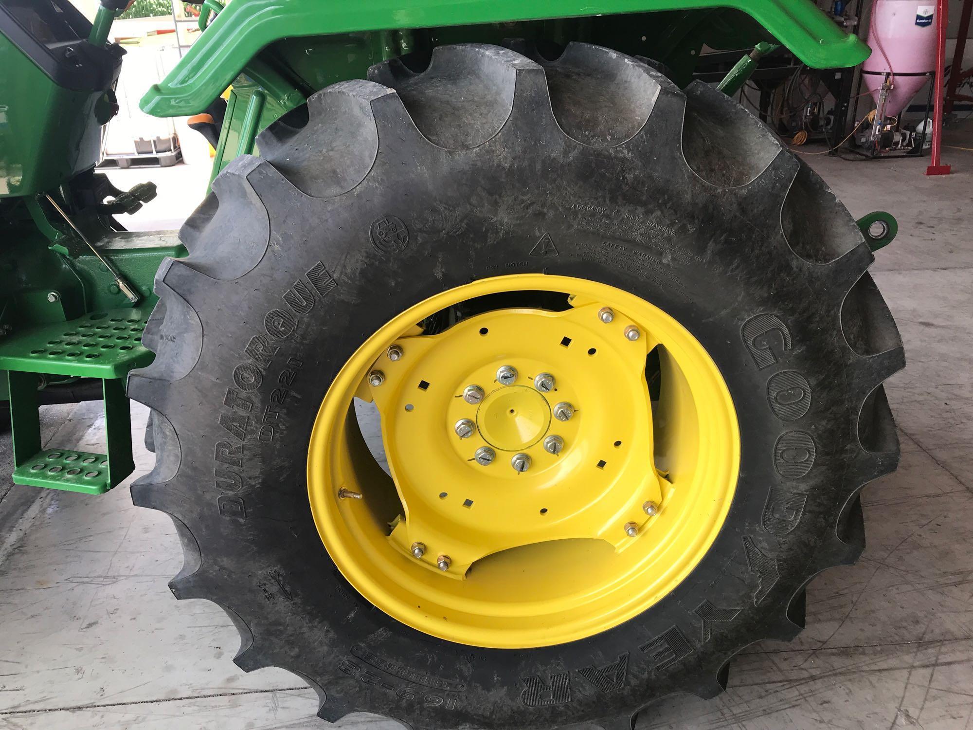 JOHN DEERE 5075E MFD TRACTOR W/553 LOADER